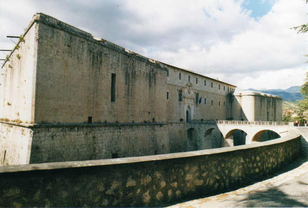Accesso al Forte Spagnolo