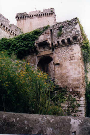 Accesso al Castello Caetani